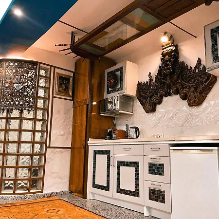 Unique Escape Cinema Massage Chair Apartment