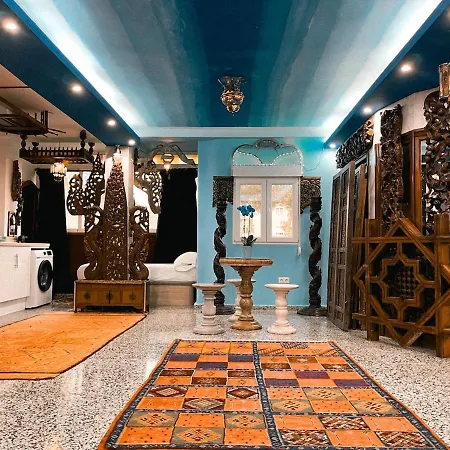 Unique Escape Cinema Massage Chair Apartment