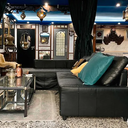Unique Escape Cinema Massage Chair Apartment