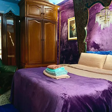 Unique Escape Cinema Massage Chair Apartment