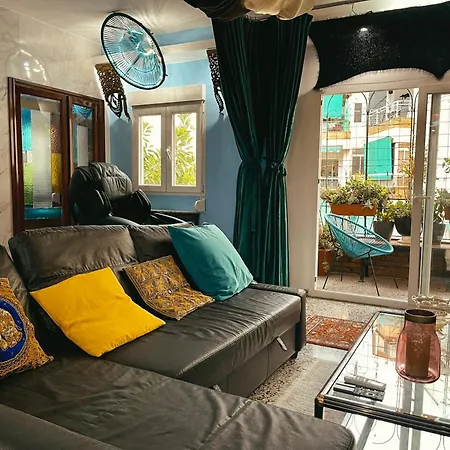 Unique Escape Cinema Massage Chair Apartment *