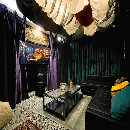 Unique Escape Cinema Massage Chair Apartment Malaga